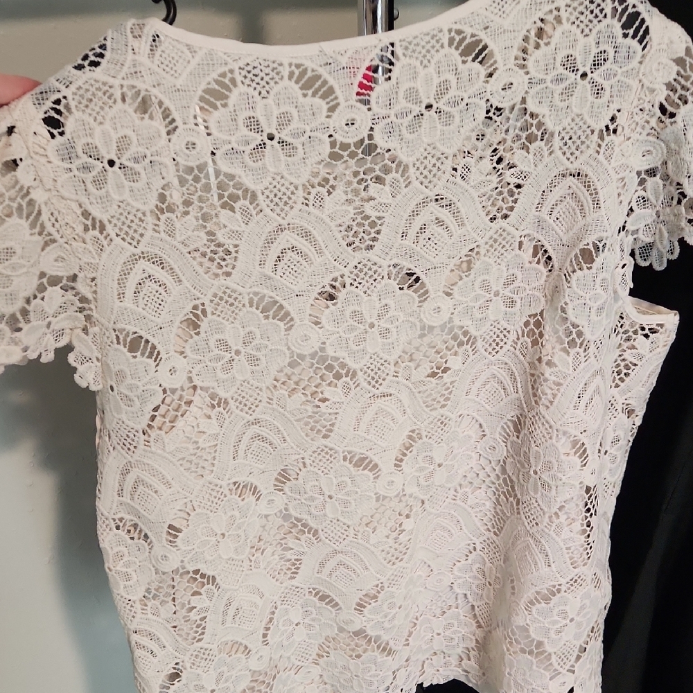 Vince Camuto Cream Floral Lace Top - Picture 3 of 4